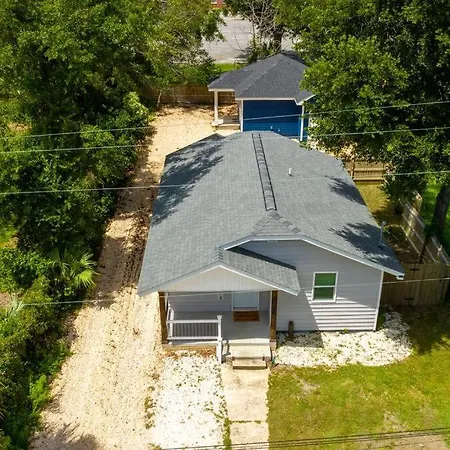Stylish 2 Bedroom Home Close 2 Dtown, Nas, And Bch