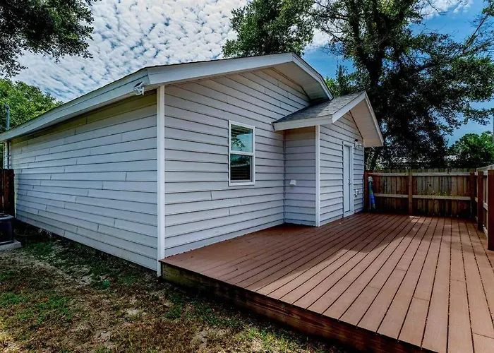 Stylish 2 Bedroom Close 2 Dtown, Nas, And Bch Hotel 3*