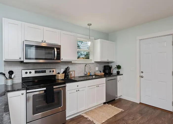 Hotel Stylish 2 Bedroom Close 2 Dtown, Nas, And Bch