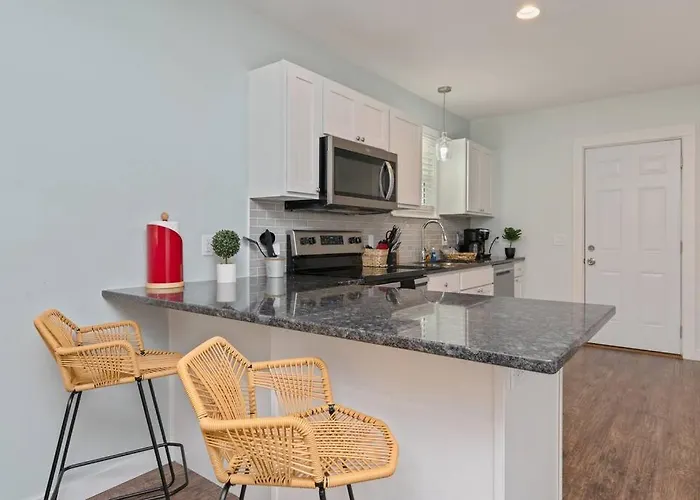Hotel Stylish 2 Bedroom Close 2 Dtown, Nas, And Bch 3*