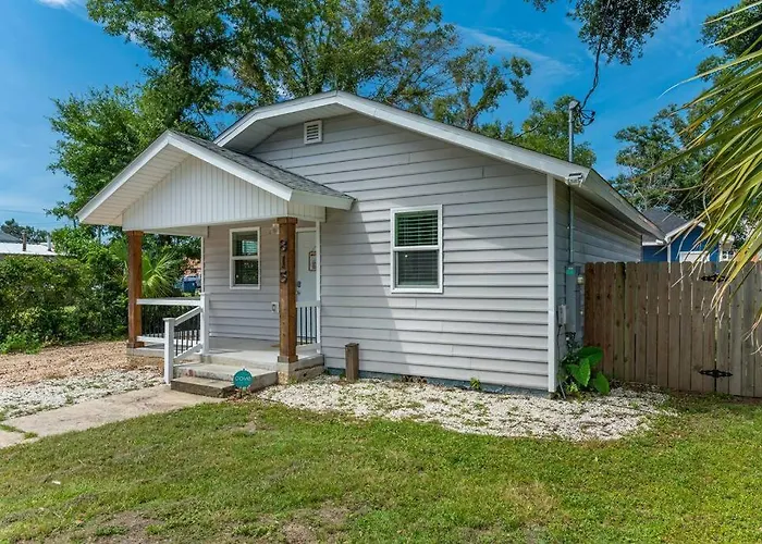 Hotel Stylish 2 Bedroom Close 2 Dtown, Nas, And Bch Pensacola